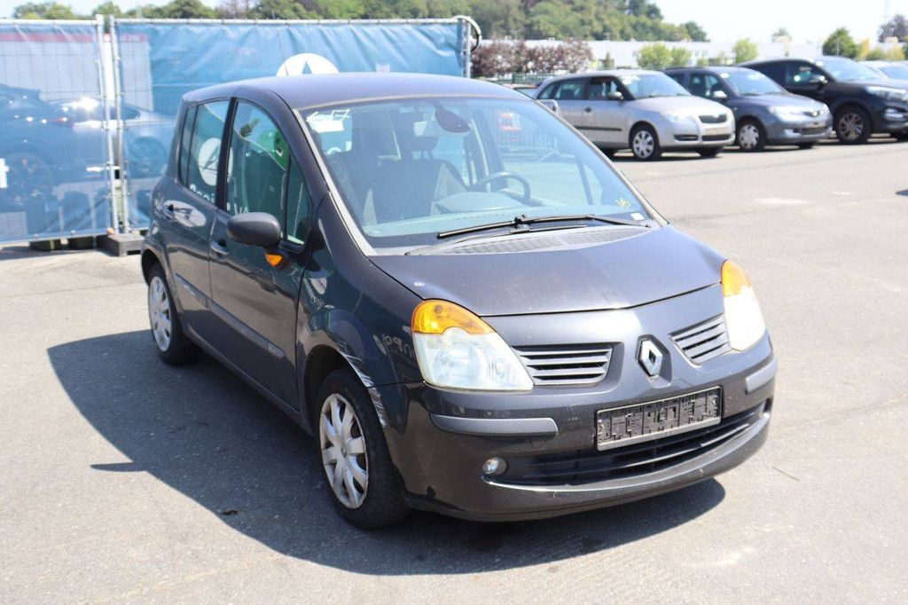 Renault Modus Petrol 75hp Passenger Car 2005 (Margin)
