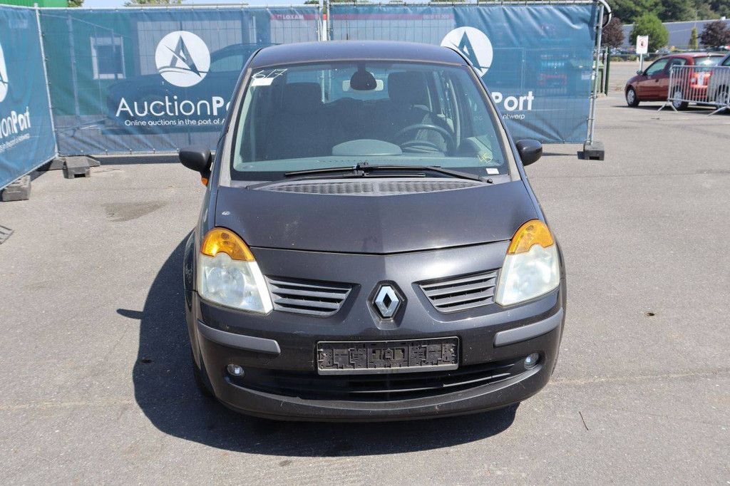 Renault Modus Petrol 75hp Passenger Car 2005 (Margin)