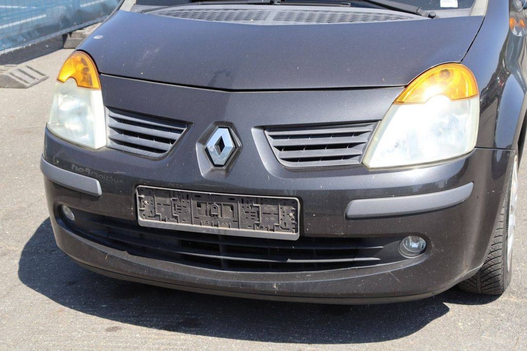 Renault Modus Petrol 75hp Passenger Car 2005 (Margin)