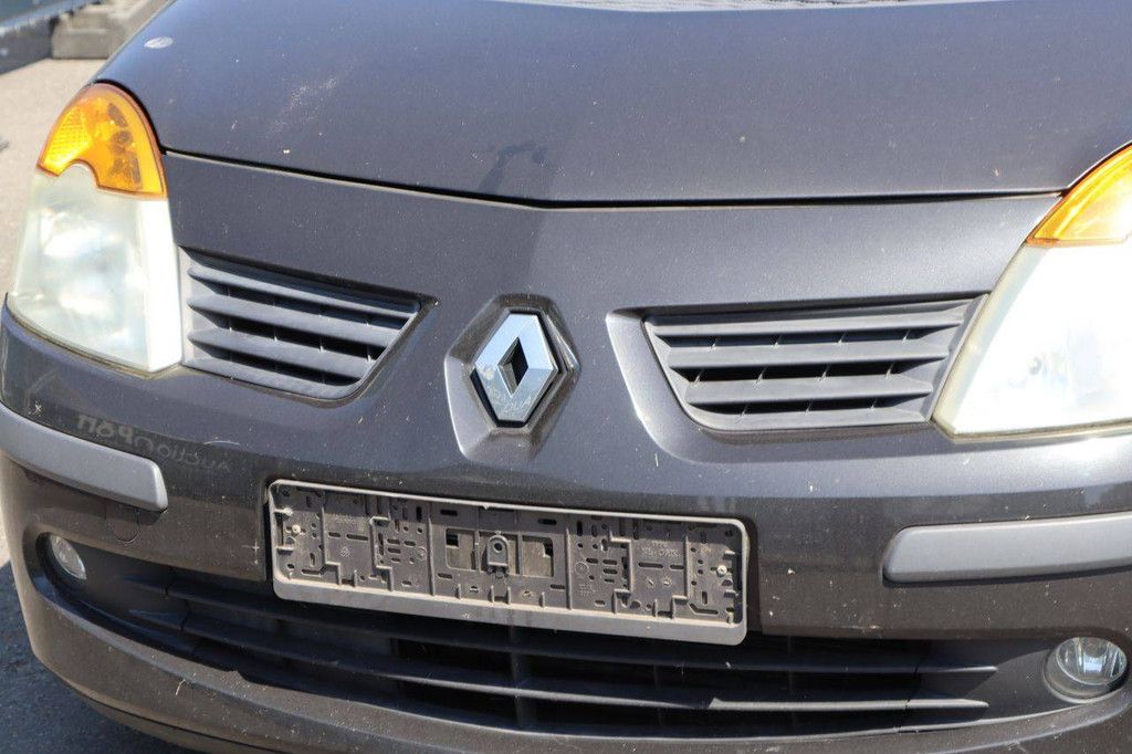 Renault Modus Petrol 75hp Passenger Car 2005 (Margin)