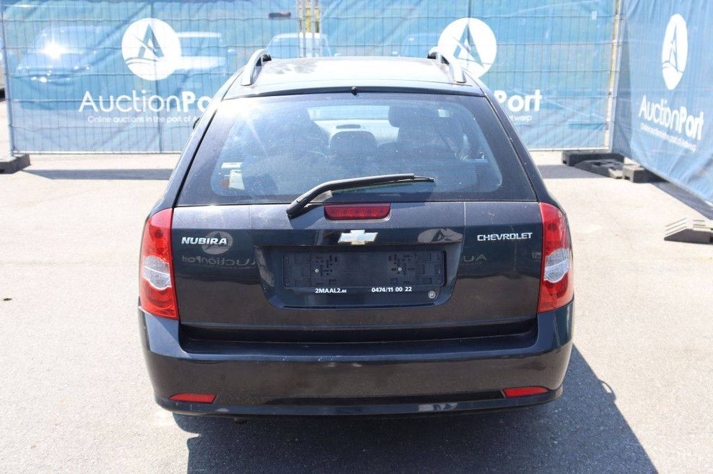 Passenger car Chevrolet Nubira Gasoline 109 hp 2005