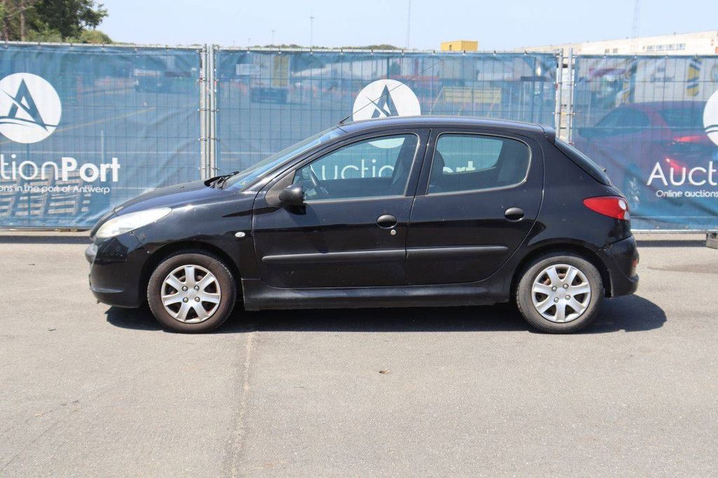Pkw Peugeot 206 Benzin 60 PS 2011 (Margin)
