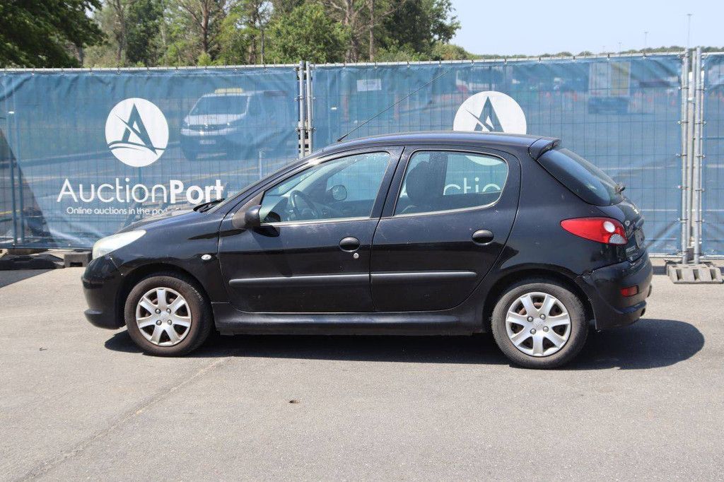 Pkw Peugeot 206 Benzin 60 PS 2011 (Margin)