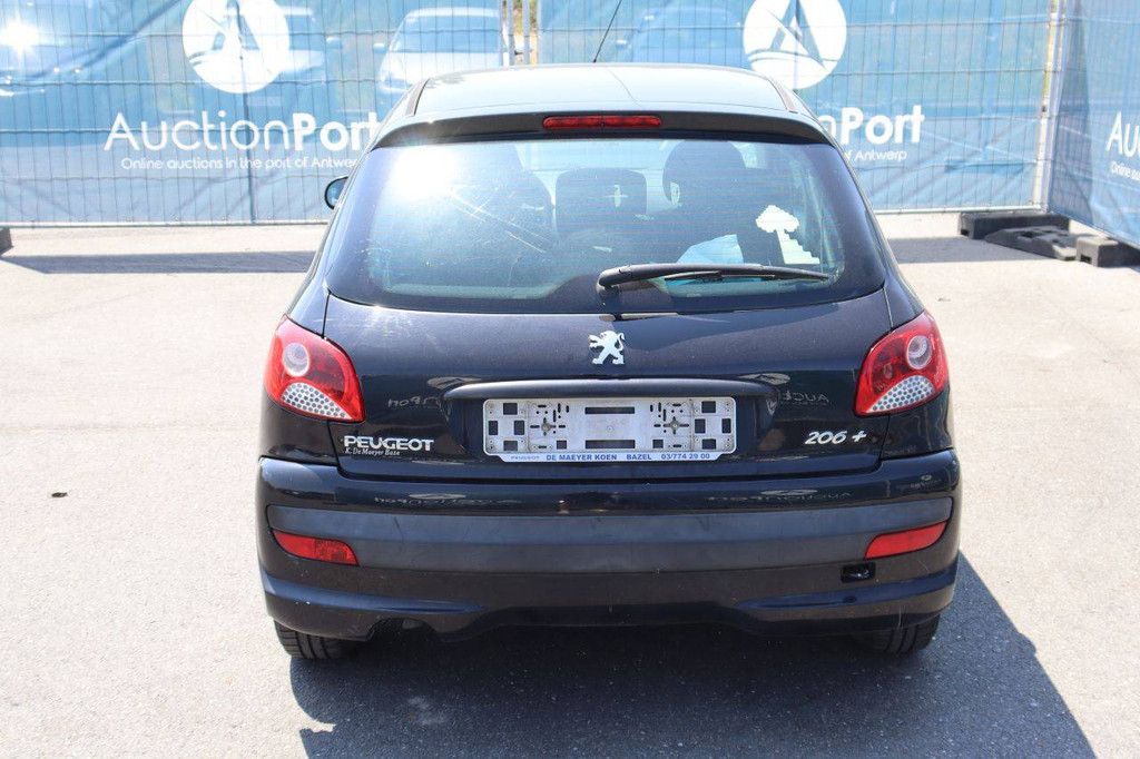 Pkw Peugeot 206 Benzin 60 PS 2011 (Margin)