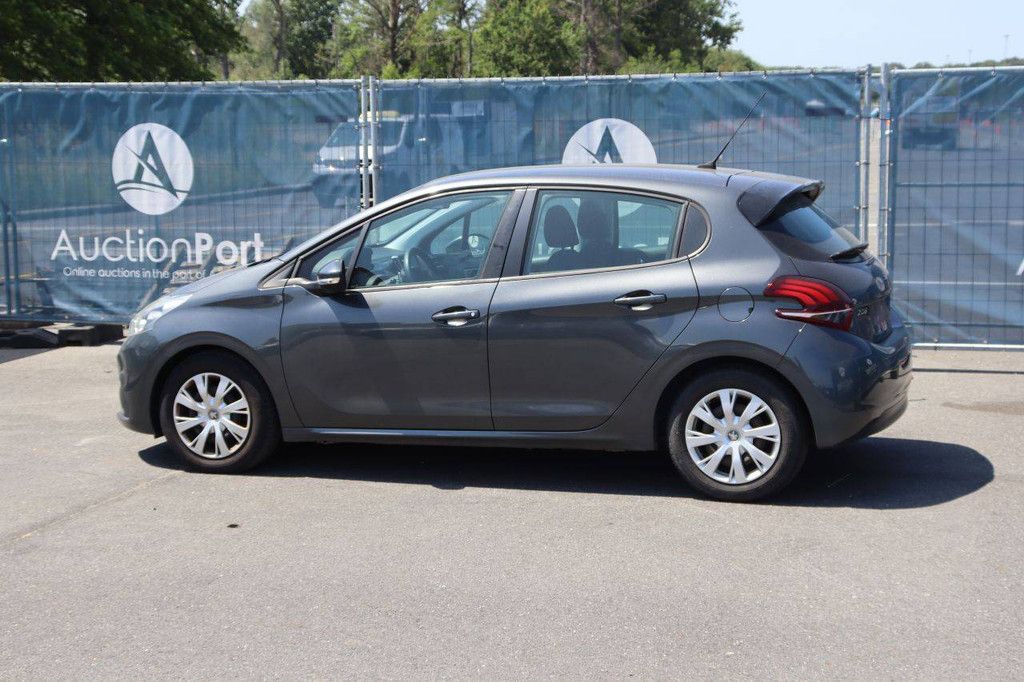 Pkw Peugeot 208 Benzin 82 PS 2015 (Margin)
