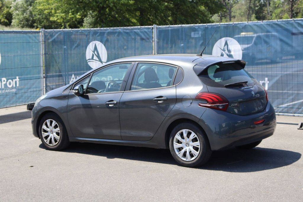 Pkw Peugeot 208 Benzin 82 PS 2015 (Margin)