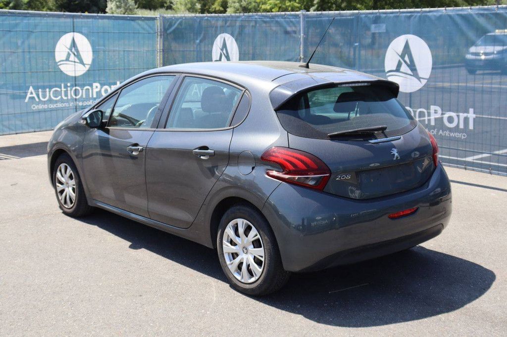 Pkw Peugeot 208 Benzin 82 PS 2015 (Margin)