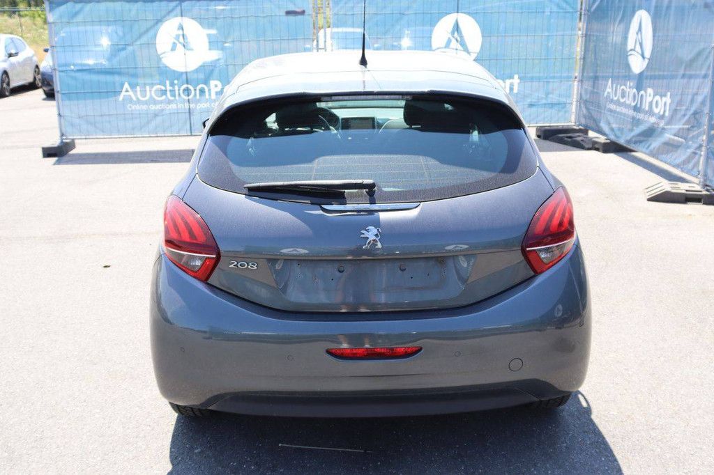 Pkw Peugeot 208 Benzin 82 PS 2015 (Margin)
