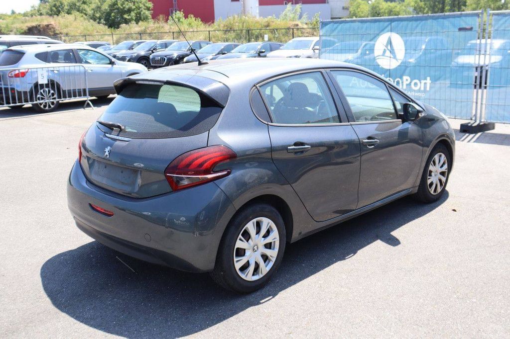 Pkw Peugeot 208 Benzin 82 PS 2015 (Margin)