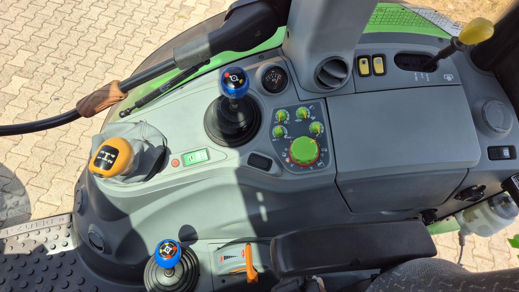 Deutz-Fahr Agrotron K610 40Kmh. Lucht, Fronthef en PTO
