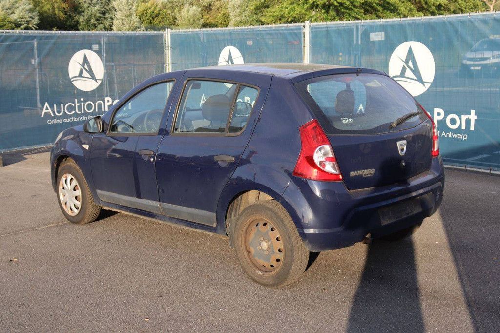 Pkw Dacia Sandero Benzin 75 PS 2010 (Margin)