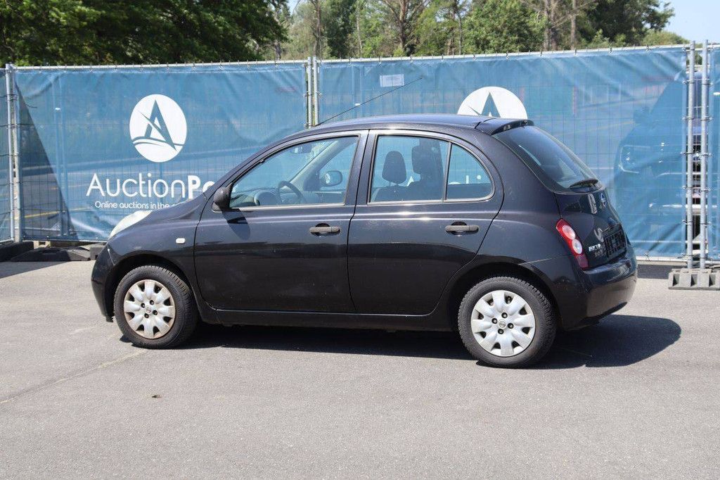 Pkw Nissan Almera Benzin 82 PS 2004 (Marge)