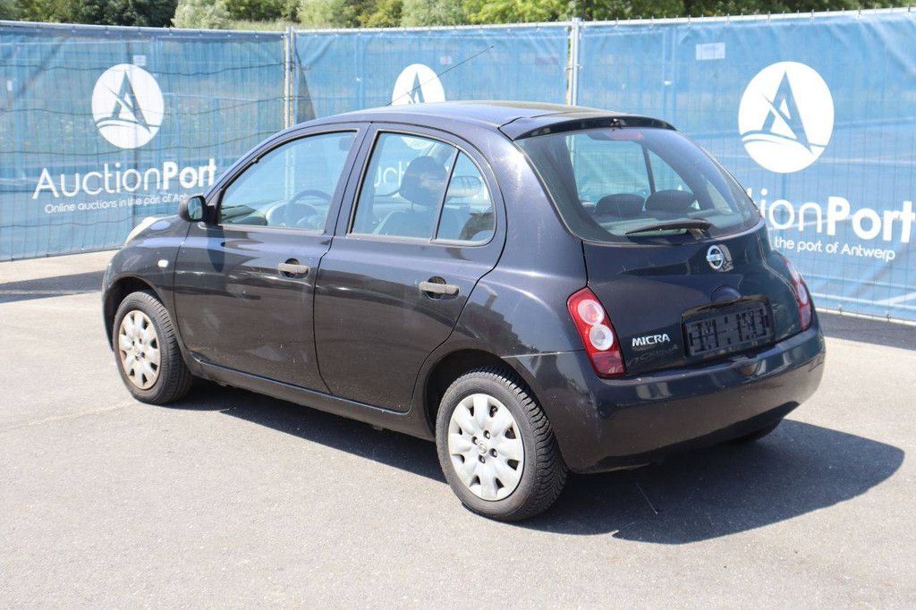 Pkw Nissan Almera Benzin 82 PS 2004 (Marge)