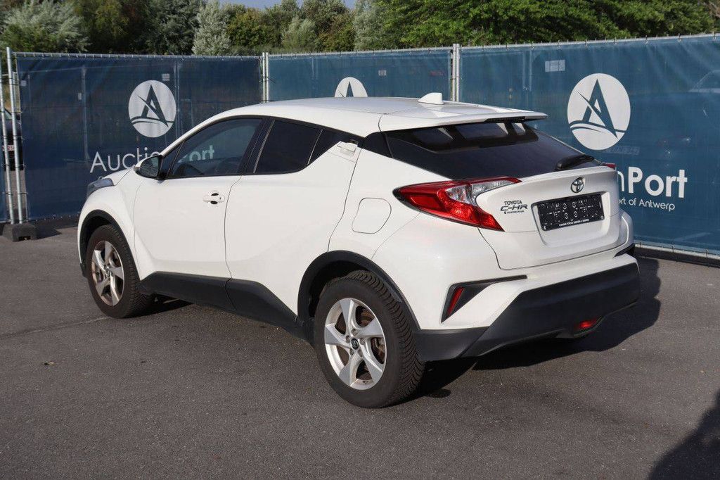 SUV Toyota C-HR Petrol 116hp 2019 (Margin)