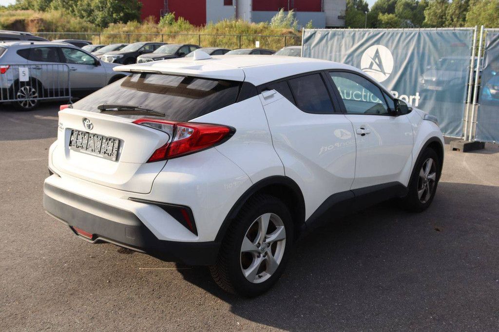 SUV Toyota C-HR Petrol 116hp 2019 (Margin)