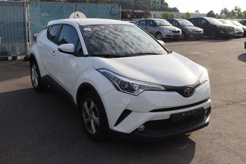 SUV Toyota C-HR Petrol 116hp 2019 (Margin)