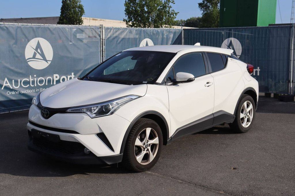SUV Toyota C-HR Petrol 116hp 2019 (Margin)