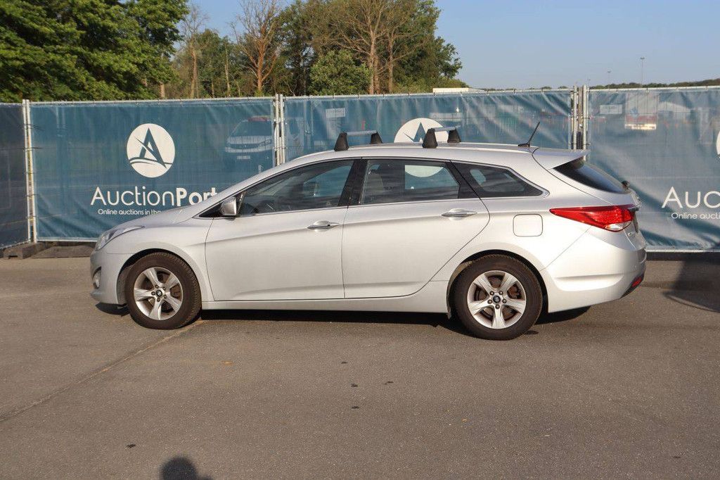 Passenger car Hyundai I40 Diesel 115hp 2012 (Margin)