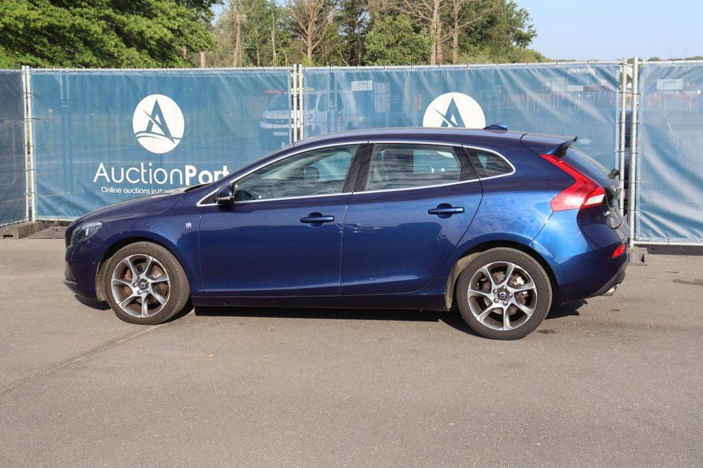 Pkw Volvo V40 Benzin 152 PS 2016 (Margin)