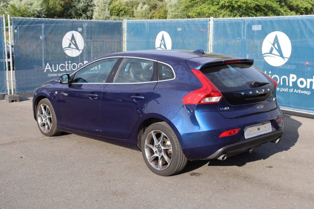 Pkw Volvo V40 Benzin 152 PS 2016 (Margin)