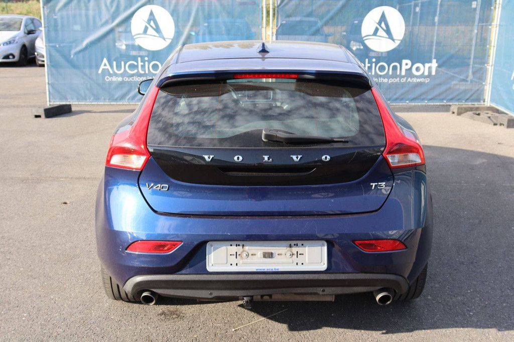 Pkw Volvo V40 Benzin 152 PS 2016 (Margin)
