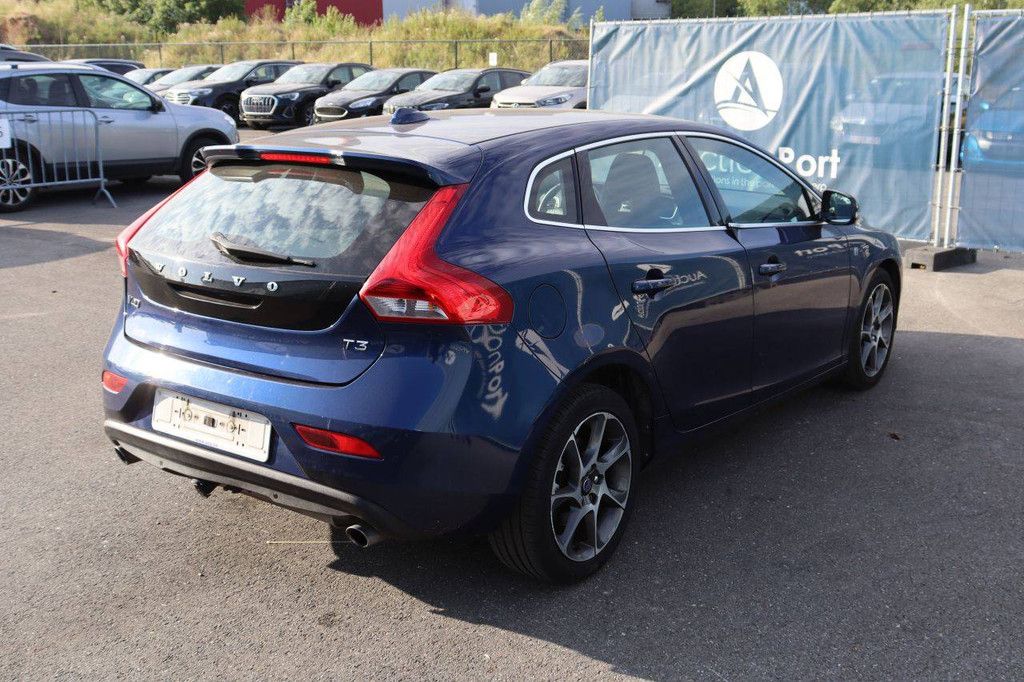 Pkw Volvo V40 Benzin 152 PS 2016 (Margin)