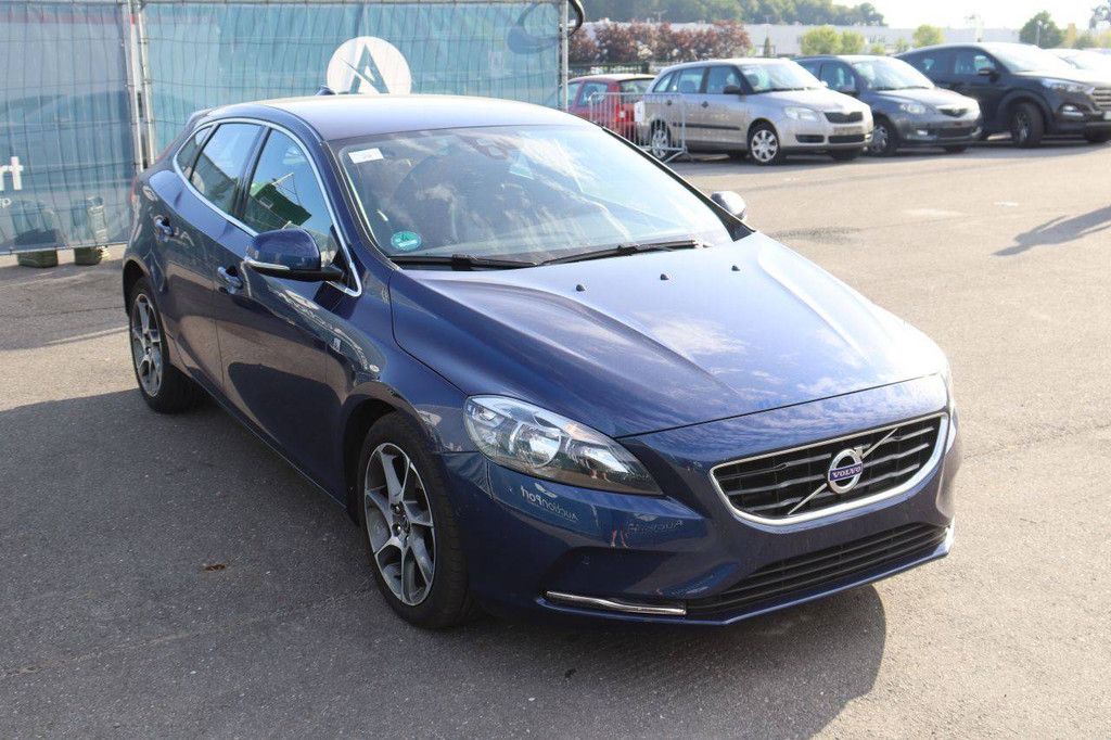 Pkw Volvo V40 Benzin 152 PS 2016 (Margin)
