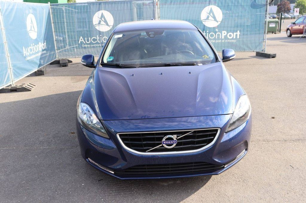 Pkw Volvo V40 Benzin 152 PS 2016 (Margin)