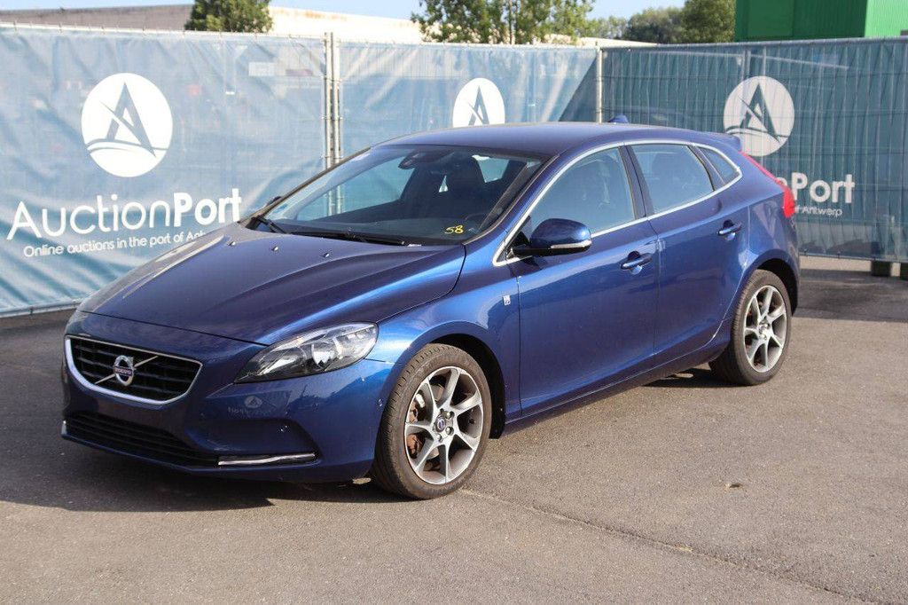 Pkw Volvo V40 Benzin 152 PS 2016 (Margin)