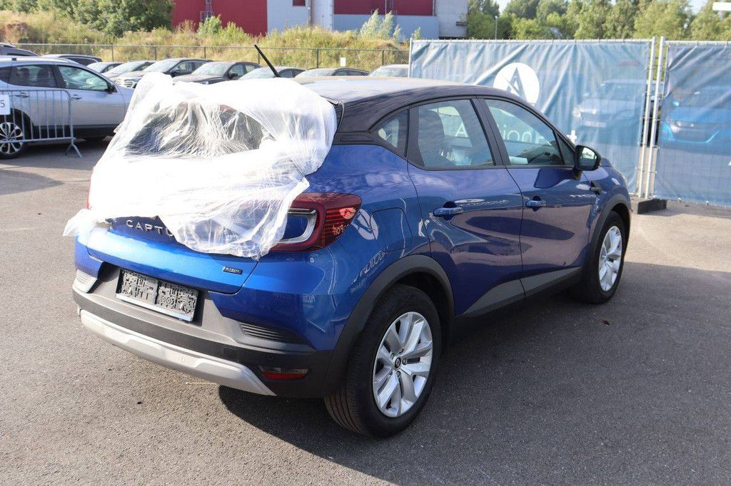 Passenger car Renault Captur E-Tech Full Hybrid Petrol 94hp 2023