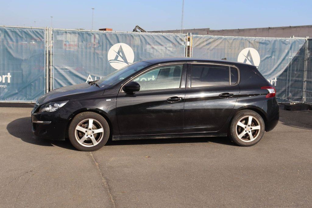 Pkw Peugeot 308 Benzin 82 PS 2017 (Marge)