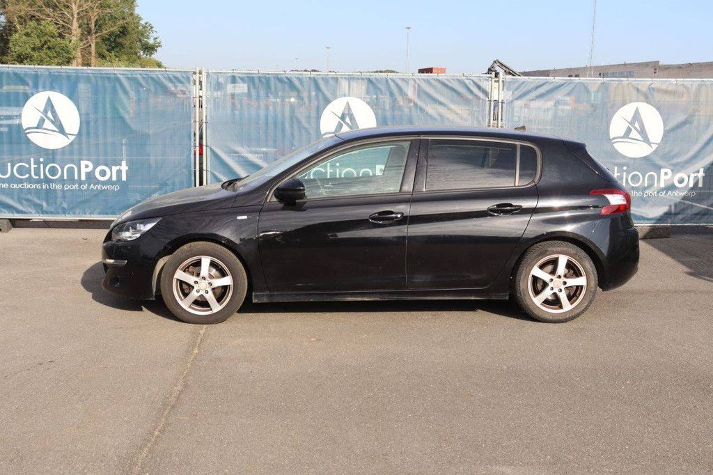 Pkw Peugeot 308 Benzin 82 PS 2017 (Marge)
