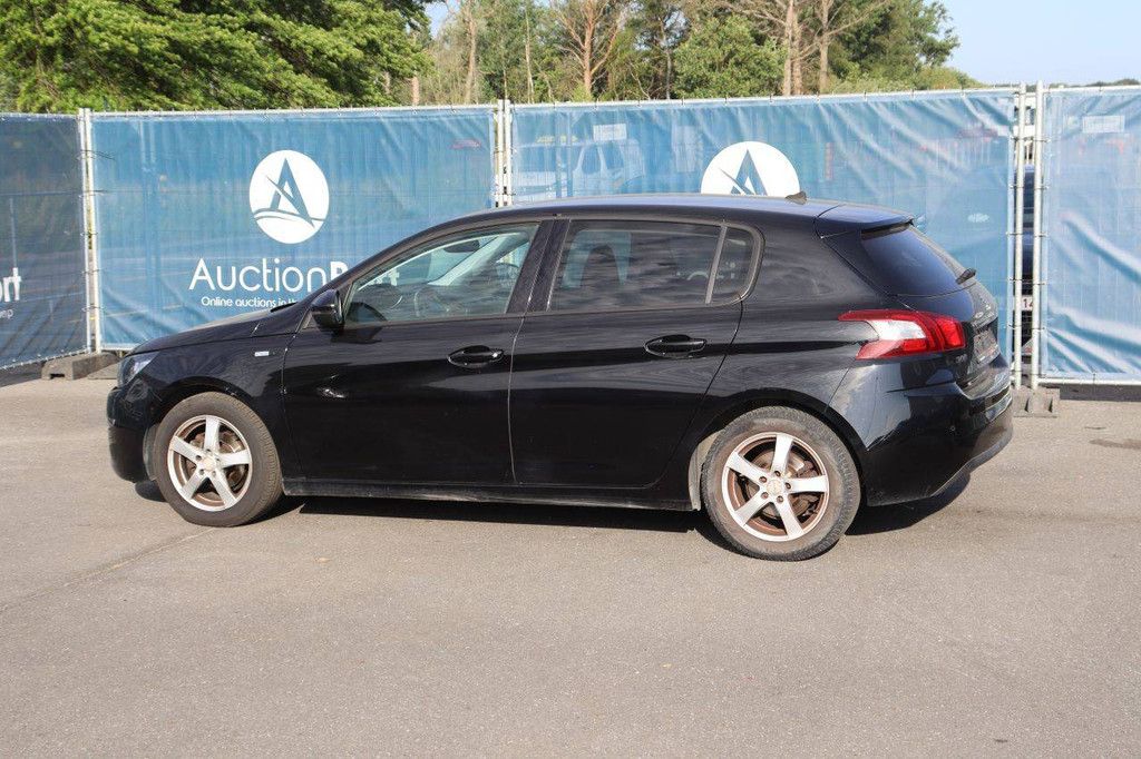 Pkw Peugeot 308 Benzin 82 PS 2017 (Marge)