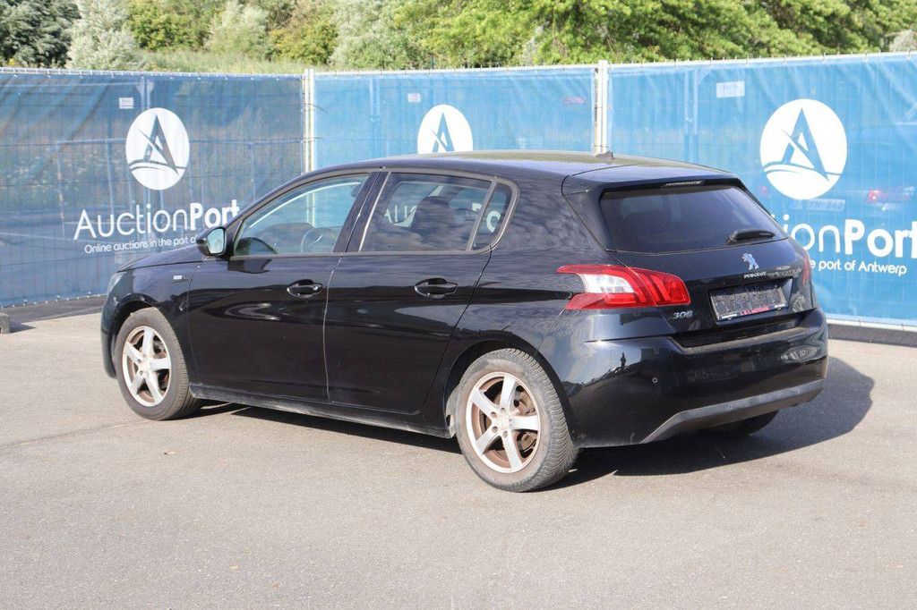 Pkw Peugeot 308 Benzin 82 PS 2017 (Marge)