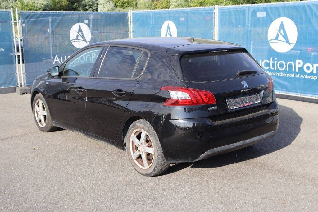 Pkw Peugeot 308 Benzin 82 PS 2017 (Marge)