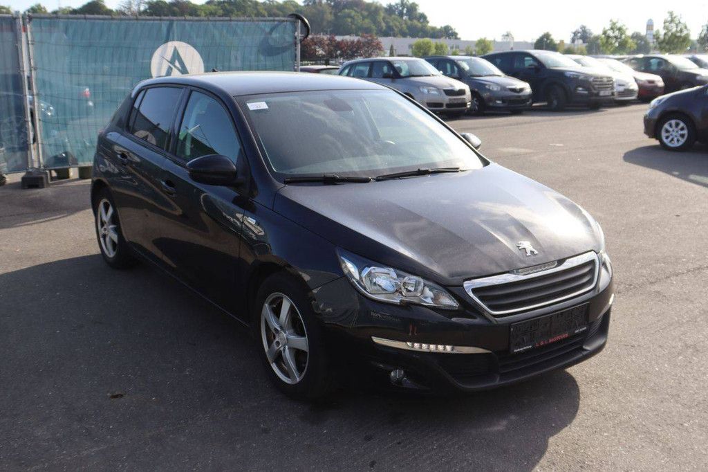 Pkw Peugeot 308 Benzin 82 PS 2017 (Marge)