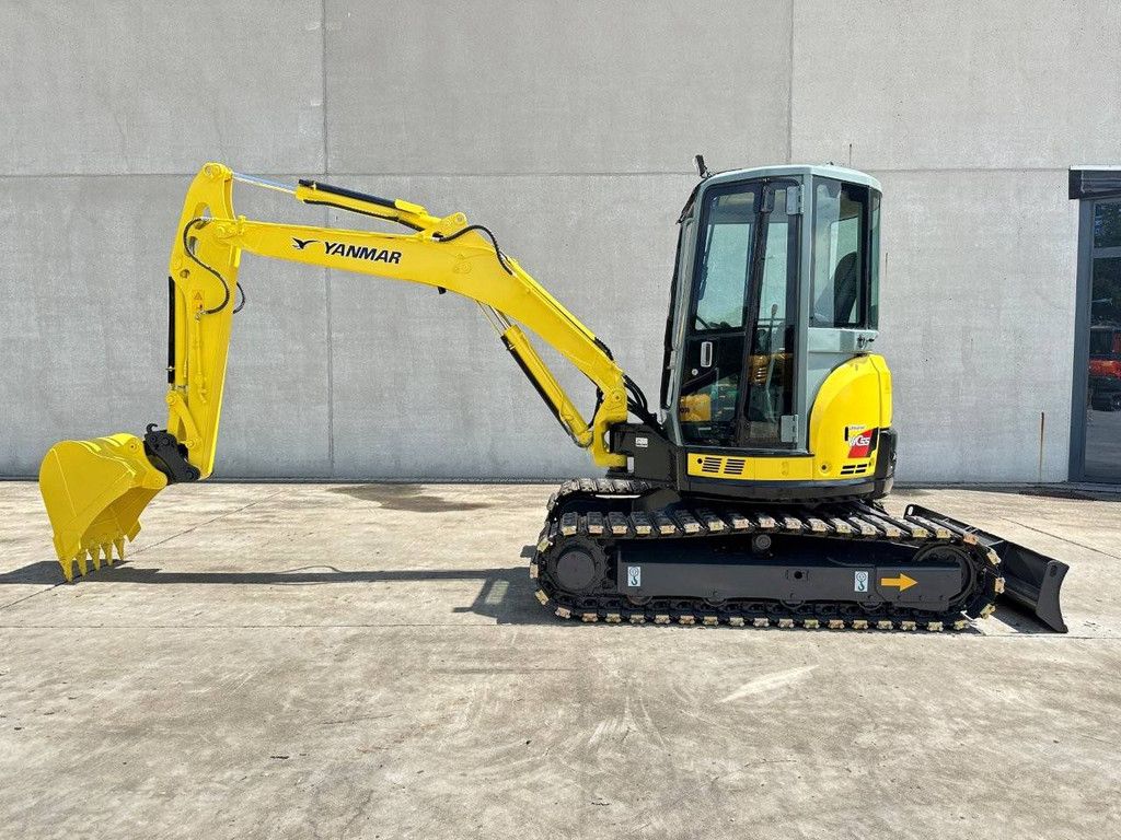 Midi excavator Yanmar VIO40-5B Diesel 2012