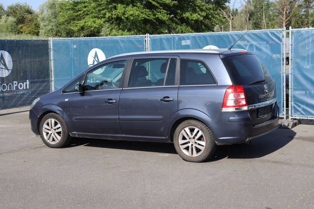 Pkw Opel Zafira Benzin 140 PS 2009 (Marge)