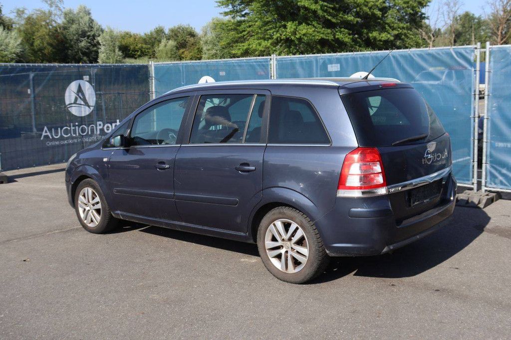 Pkw Opel Zafira Benzin 140 PS 2009 (Marge)