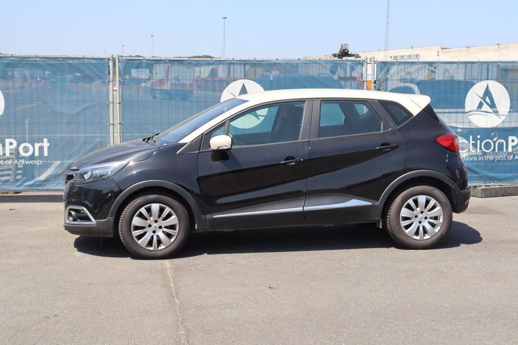 Passenger car Renault Captur Petrol 118hp 2016 (Margin)