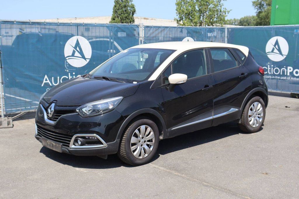 Passenger car Renault Captur Petrol 118hp 2016 (Margin)