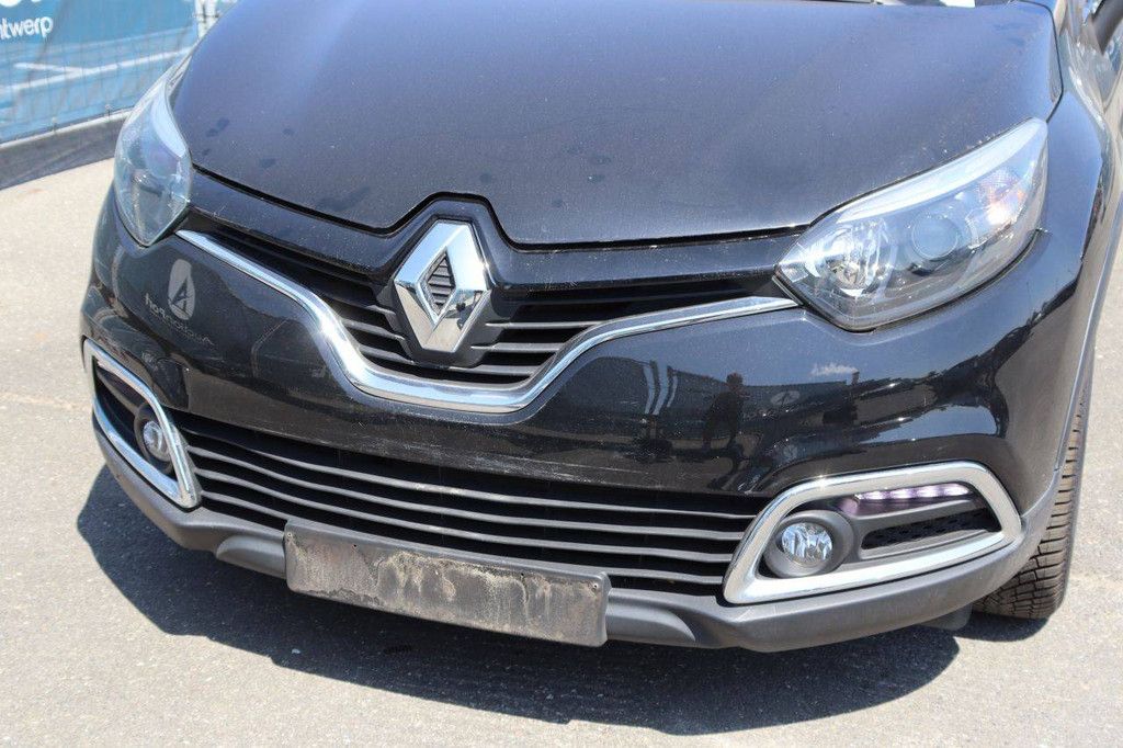 Passenger car Renault Captur Petrol 118hp 2016 (Margin)