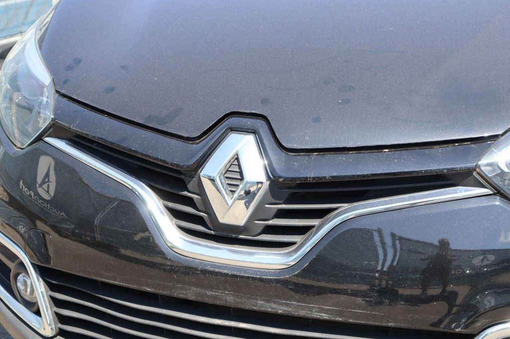 Passenger car Renault Captur Petrol 118hp 2016 (Margin)