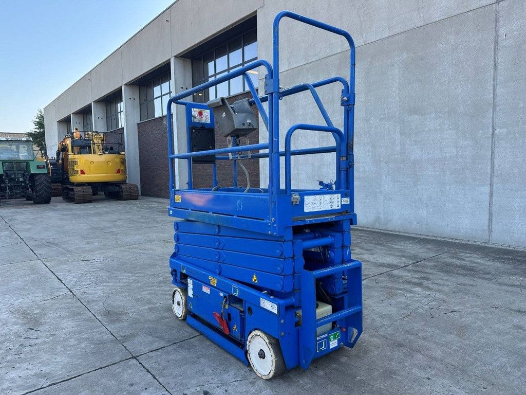 Scissor Lift Upright MX-19 Electric 2002
