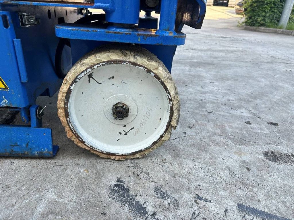 Scissor Lift Upright MX-19 Electric 2002