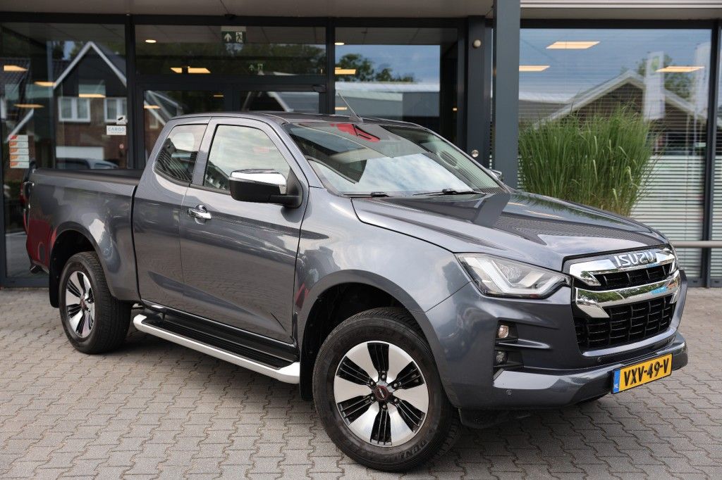 Isuzu D-max 1.9 D LS A/T 4WD VAN