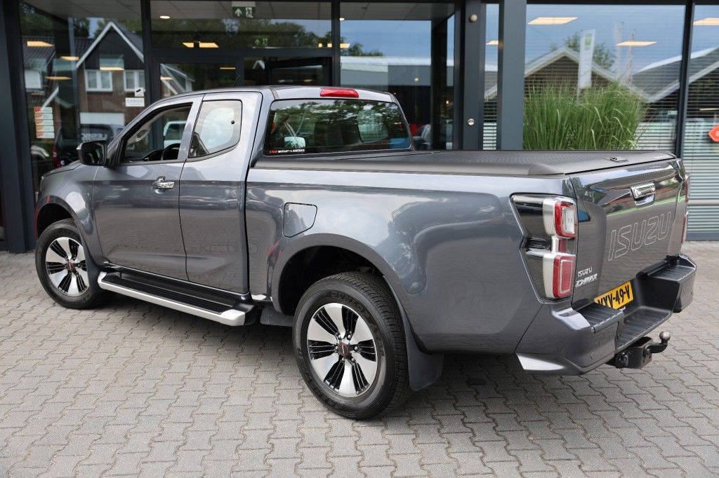 Isuzu D-max 1.9 D LS A/T 4WD VAN