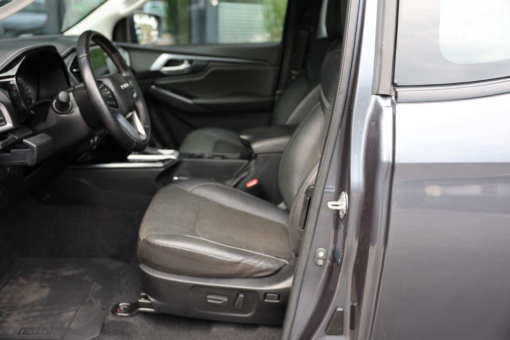 Isuzu D-max 1.9 D LS A/T 4WD VAN