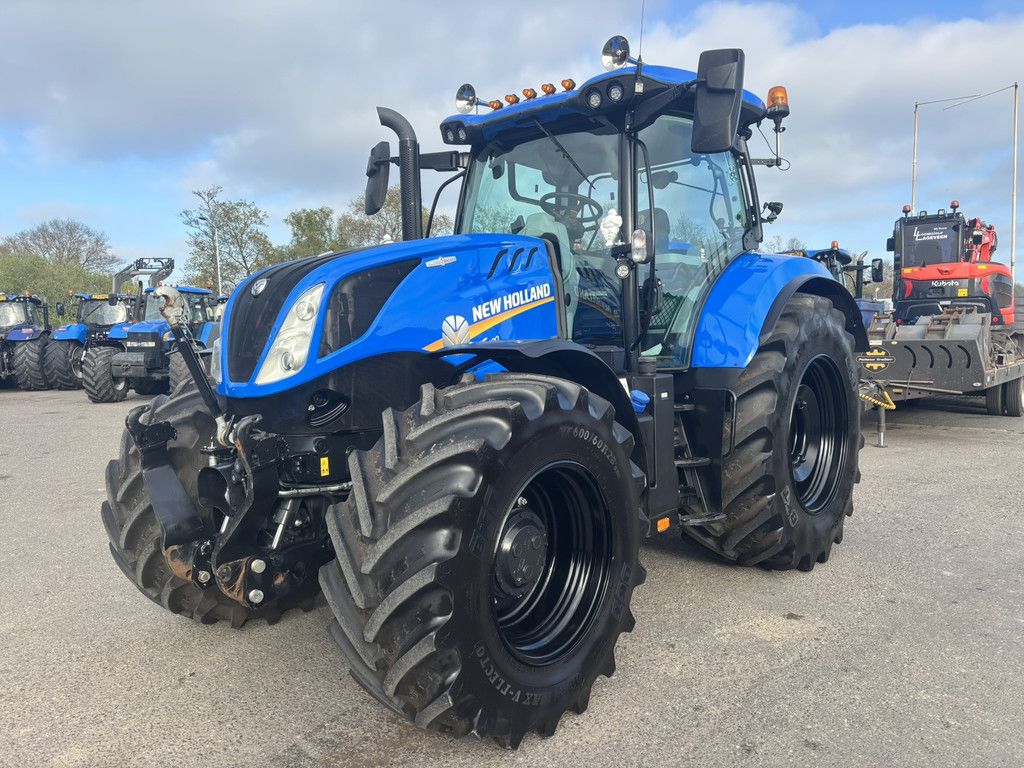 NEW HOLLAND T6.180AC STAGE V