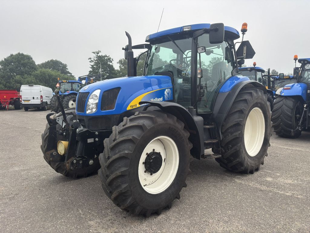NEW HOLLAND TS115A